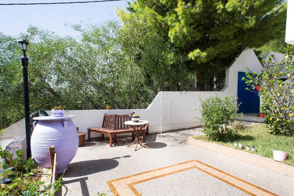 Wavedance Accommodation Salamina Exterior photo