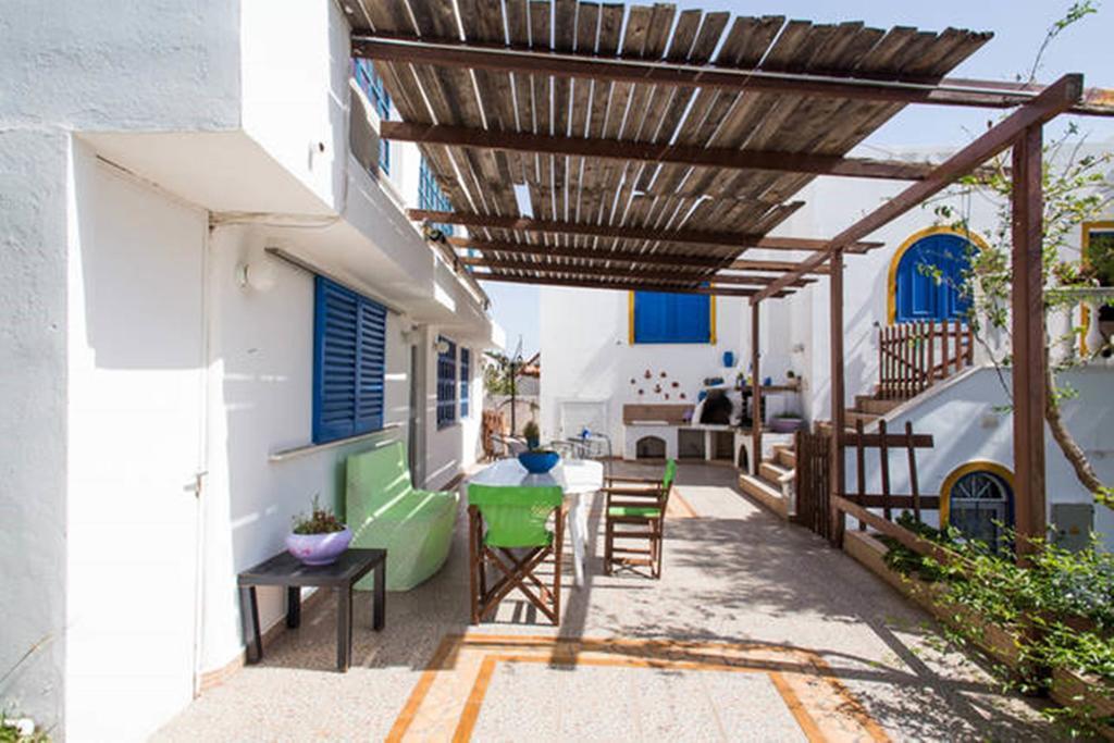 Wavedance Accommodation Salamina Exterior photo