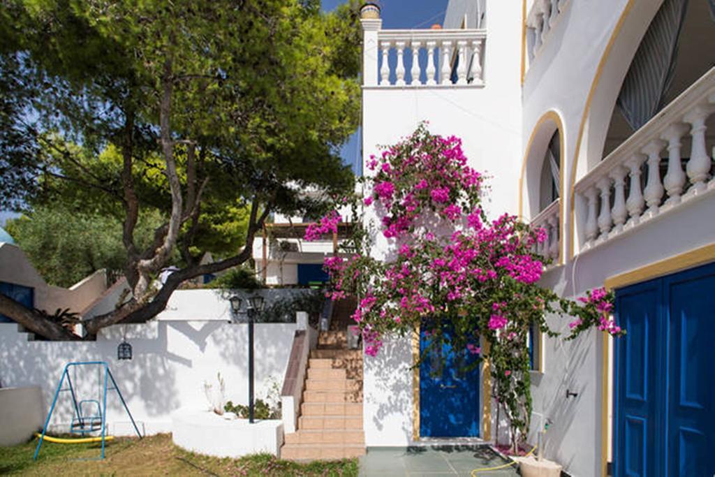 Wavedance Accommodation Salamina Exterior photo