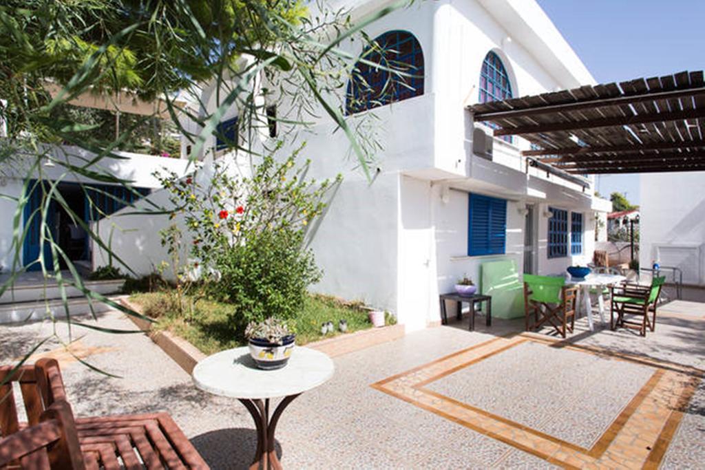 Wavedance Accommodation Salamina Exterior photo