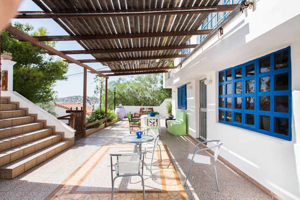 Wavedance Accommodation Salamina Exterior photo