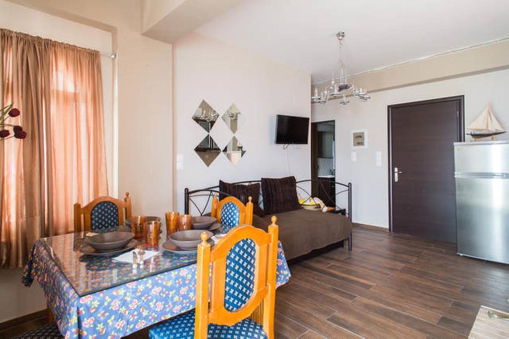 Wavedance Accommodation Salamina Exterior photo