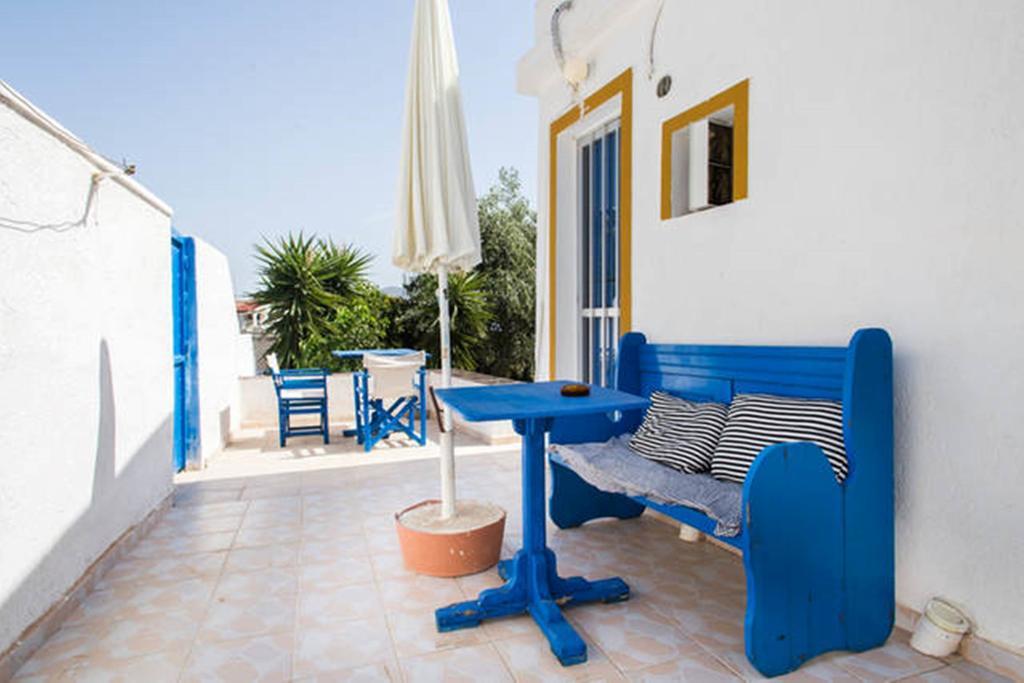 Wavedance Accommodation Salamina Exterior photo