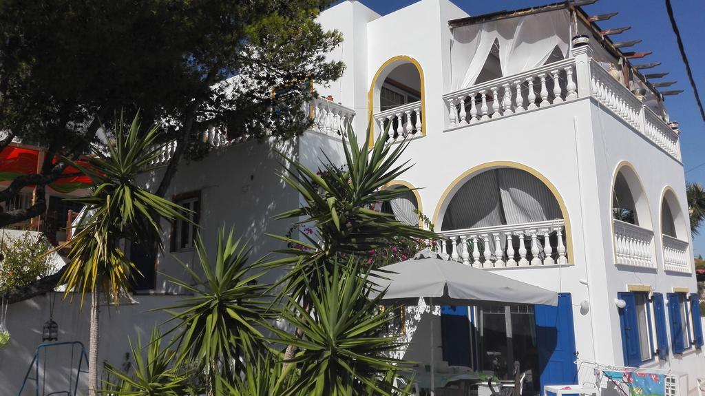 Wavedance Accommodation Salamina Exterior photo