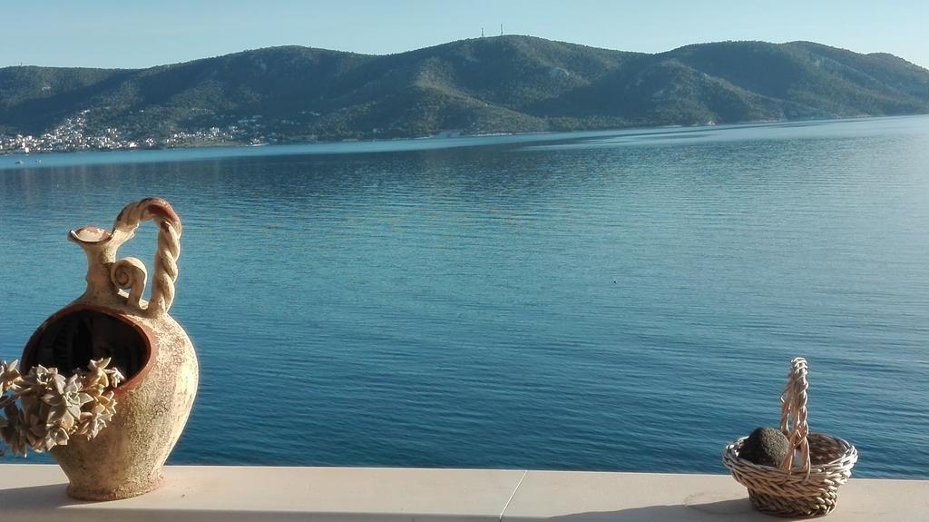 Wavedance Accommodation Salamina Exterior photo
